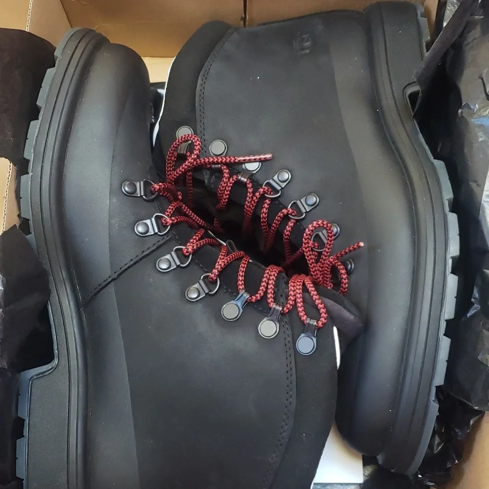 NWT- UGG ‘Biltmore’ Waterproof Leather Hiking Boot